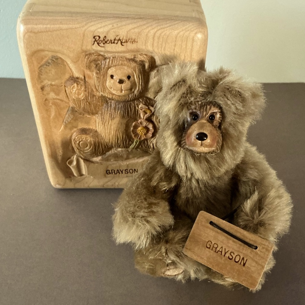 Robert Raikes Collectibles Limited Edition Grayson Bear